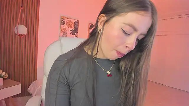 Snapshot of TiffanyWright chatting on 12, 9, 2025 TiffanyWright online show from 12, 9, 2025