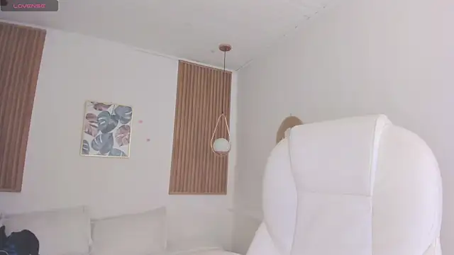 TiffanyWright online show from 13, 2, 2026