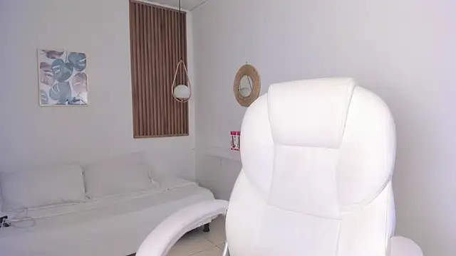 TiffanyWright online show from 14, 12, 2025