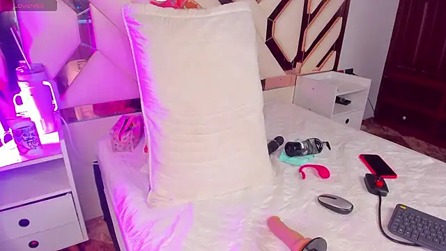 CintiaVega online show from 13, 1, 2026