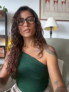 Snapshot of ValeriEvan chatting on 3, 6, 2026 ValeriEvan online show from 3, 6, 2026