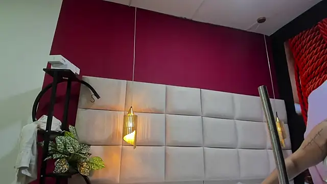 Amberluy online show from 9, 4, 2026