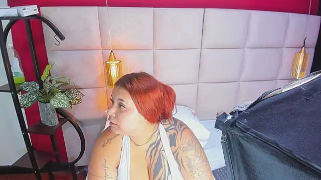 Snapshot of Amberluy chatting on 19, 6, 2026 Amberluy online show from 19, 6, 2026