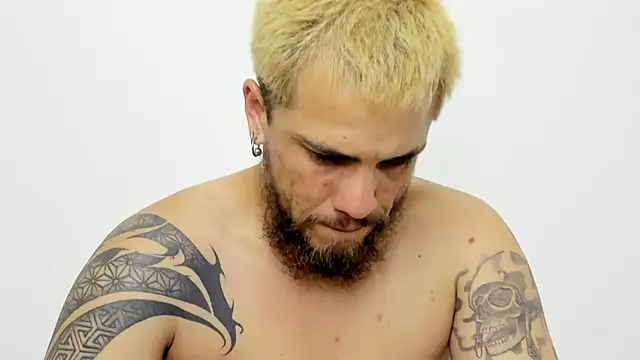 Snapshot of Beard_xox chatting on 17, 6, 2026 Beard xox online show from 17, 6, 2026