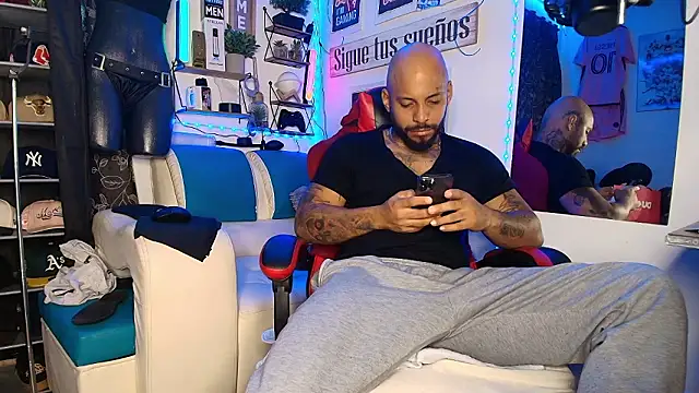 Leenar Key online show from 28, 2, 2026