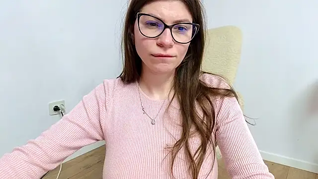 Jullyenn3 online show from 20, 3, 2025