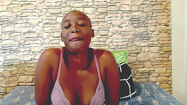 Snapshot of EbonyOlive69 chatting on 4, 5, 2026 EbonyOlive69 online show from 4, 5, 2026