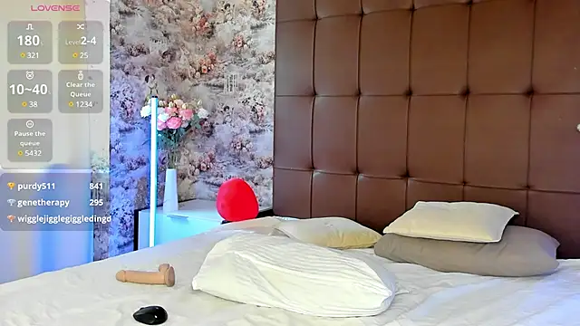 Mary Walker online show from 11, 3, 2025