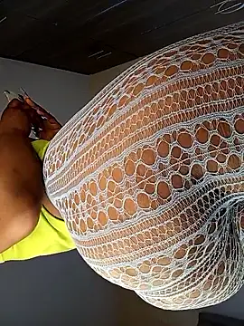 Pretty tiffany online show from 4, 12, 2025