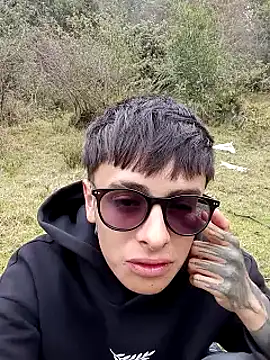 Cuervo maniaco online show from 19, 2, 2025