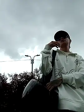 Cuervo maniaco online show from 4, 12, 2024