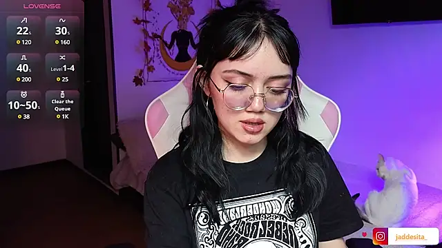 Snapshot of suzumi__ chatting on 14, 12, 2024 suzumi online show from 14, 12, 2024