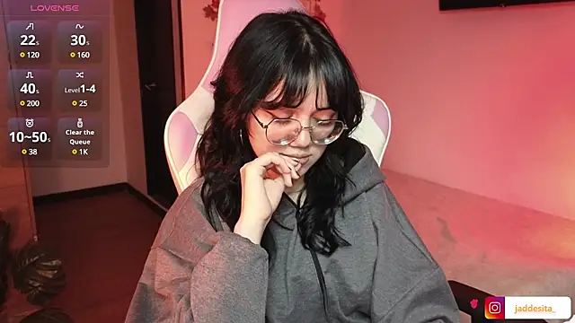 Snapshot of suzumi__ chatting on 5, 12, 2024 suzumi online show from 5, 12, 2024