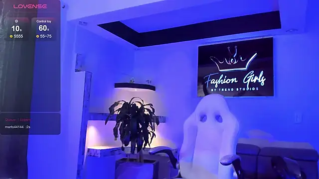 TifanyWhite  online show from 13, 2, 2025
