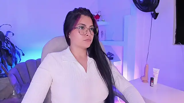 TifanyWhite  online show from 19, 7, 2026