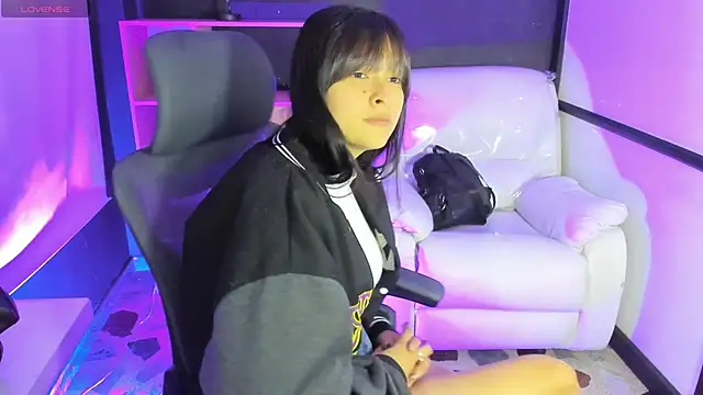 TifanyWhite  online show from 3, 3, 2025
