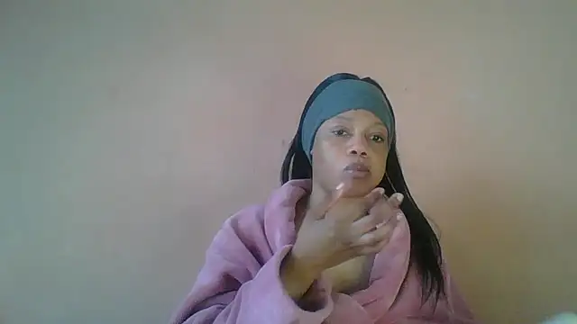 NAUGHTYSHALOTXX online show from 4, 6, 2026