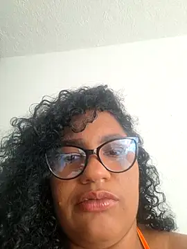 Snapshot of Annie-Wolf chatting on 17, 11, 2025 Annie-Wolf online show from 17, 11, 2025