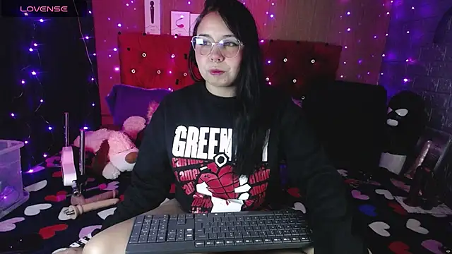 Fantasies Slave online show from 17, 4, 2026