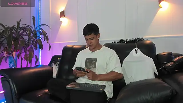 Rob saenz  online show from 30, 10, 2025