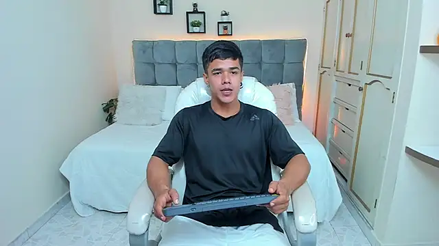 Rob saenz  online show from 25, 2, 2025