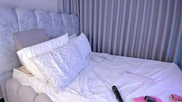 ashlyestone online show from 4, 2, 2026