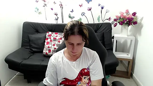 victoria jones online show from 9, 5, 2026