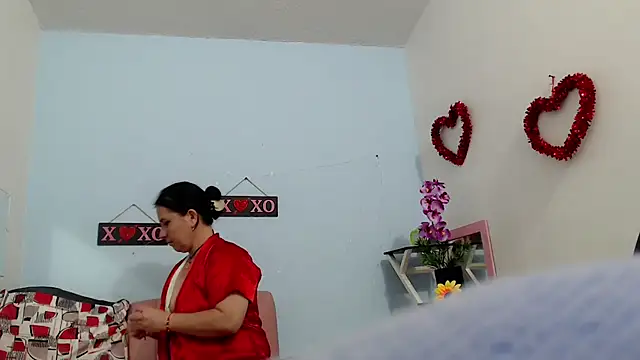 victoria jones online show from 25, 10, 2025