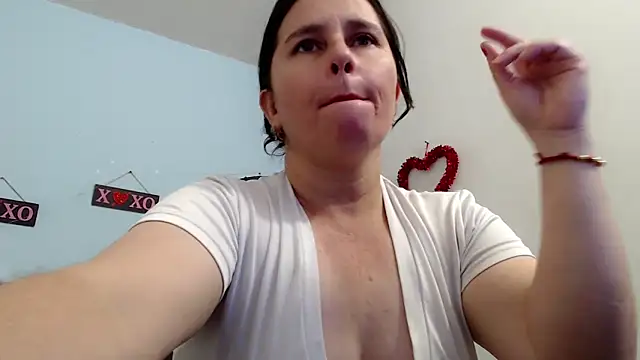 victoria jones online show from 1, 11, 2025