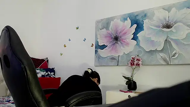 victoria jones online show from 14, 4, 2026