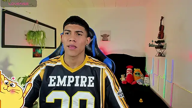 Snapshot of Damian_latinxxx chatting on 2, 3, 2026 Damian latinxxx online show from 2, 3, 2026