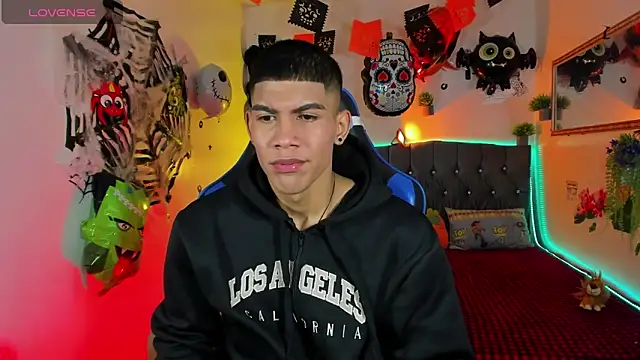 Damian latinxxx online show from 8, 10, 2025