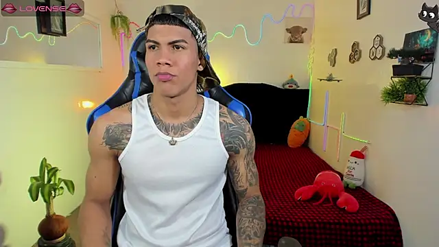 Snapshot of Damian_latinxxx chatting on 14, 2, 2026 Damian latinxxx online show from 14, 2, 2026