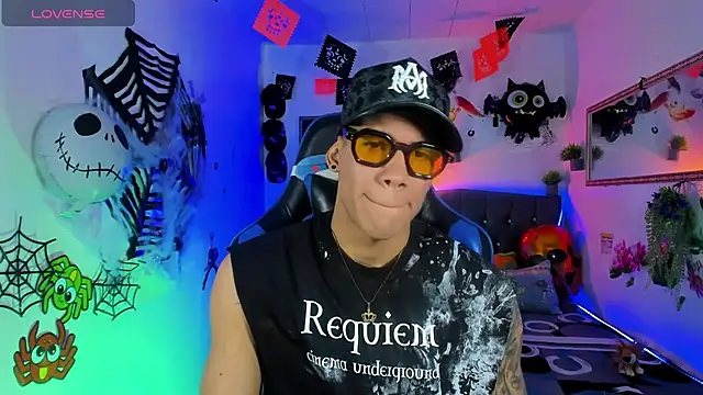 Damian latinxxx online show from 9, 10, 2025