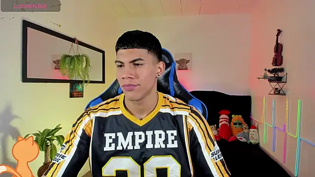 Snapshot of Damian_latinxxx chatting on 2, 3, 2026 Damian latinxxx online show from 2, 3, 2026