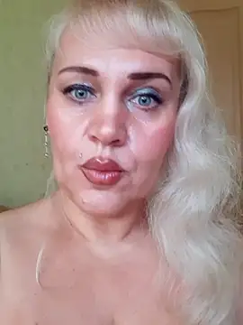 IsabellaBoni online show from 12, 2, 2025