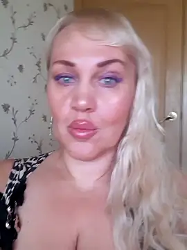 IsabellaBoni online show from 8, 10, 2025