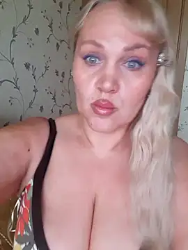 IsabellaBoni online show from 28, 4, 2026