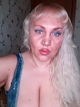 IsabellaBoni online show from 5, 12, 2025