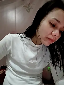 Cute20love20 online show from 8, 3, 2025