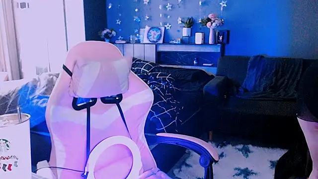 candy lina online show from 4, 10, 2025