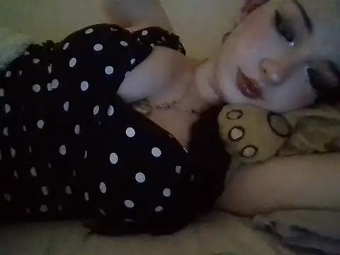 Cerisee04 online show from 14, 9, 2025