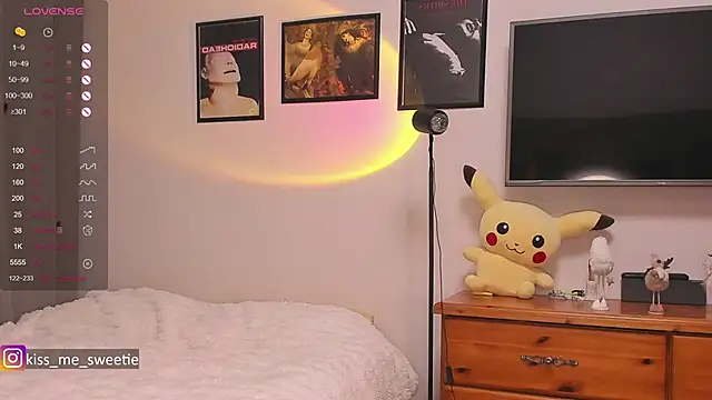 Ashley Mintt online show from 3, 12, 2025