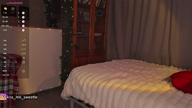 Ashley Mintt online show from 16, 12, 2025