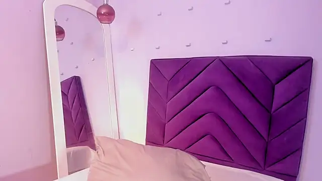 Isabellsmmith online show from 27, 9, 2025