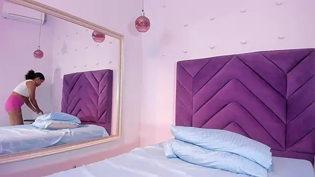 Isabellsmmith online show from 20, 10, 2025