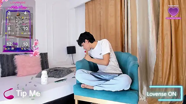 Snapshot of Santy_carrington chatting on 8, 2, 2025 Santy carrington online show from 8, 2, 2025