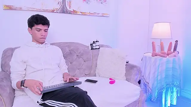 Santy carrington online show from 13, 4, 2026