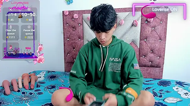 Snapshot of Santy_carrington chatting on 15, 3, 2025 Santy carrington online show from 15, 3, 2025