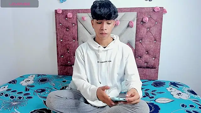 Snapshot of Santy_carrington chatting on 15, 3, 2025 Santy carrington online show from 15, 3, 2025